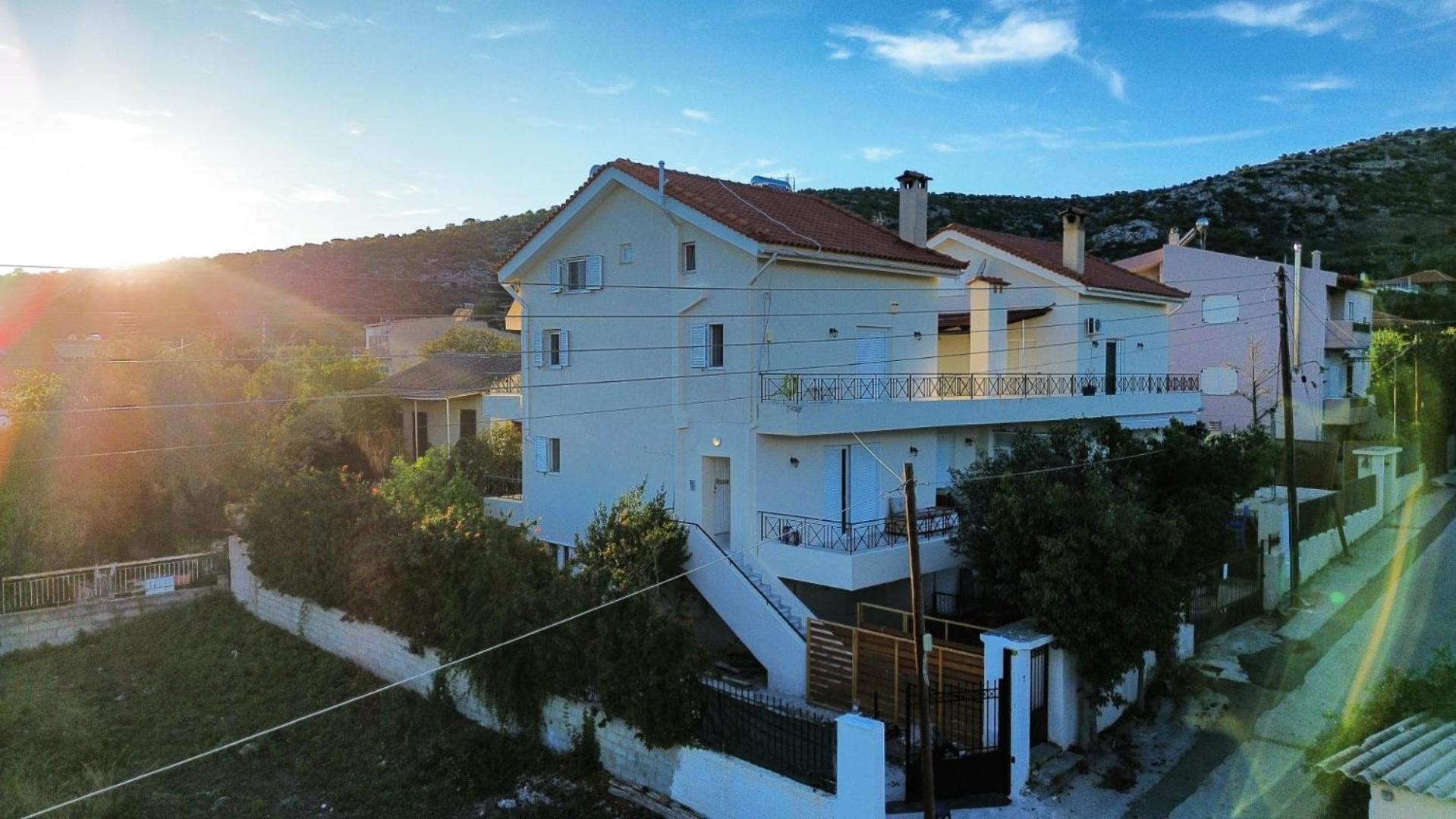Beautiful Maisonette With A View To The Mountains And The Sea Agia Marina  Buitenkant foto